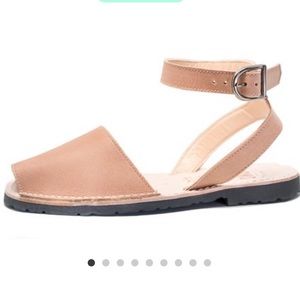 Pons Avarcas with Strap